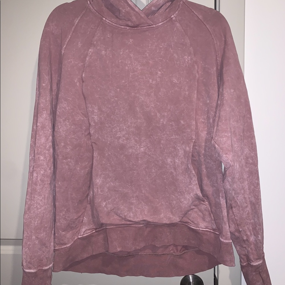 Mauve lululemon sweatshirt (scuba pullover)